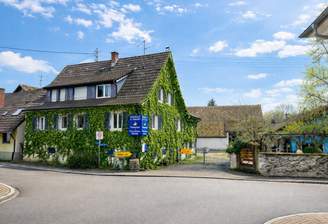 Einfahrt Hofanwesen