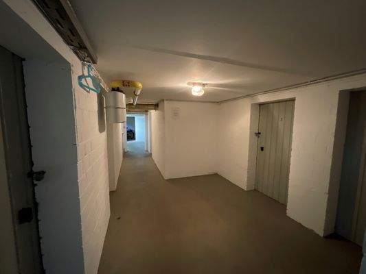 Zugang zu den Kellerräumen