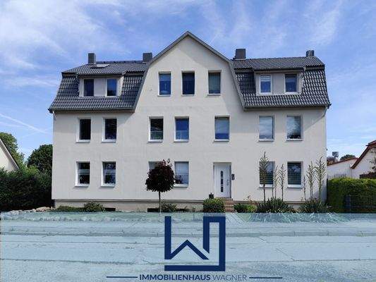 Mehrfamilienhaus in Seenähe