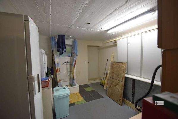 Kellerraum mit Gartenzugang