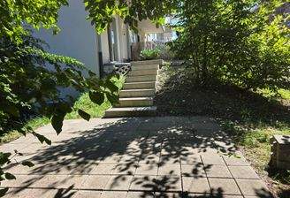 Blick auf obere Terrasse