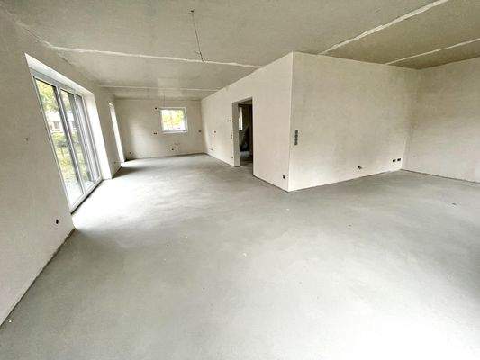 Wohn- u. Essbereich m. offener Küche 10.2025