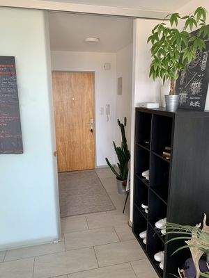 4 Blick aus Wohnung auf Eingang.jpg