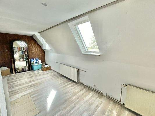großer Raum oben 