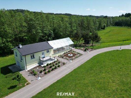 Gästehaus mit Glashaus