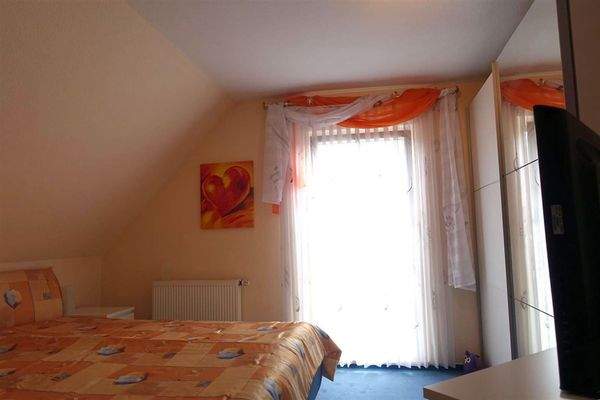 Schlafzimmer DG