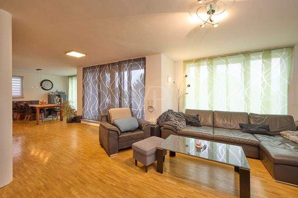 Wohn-/Essbereich mit Zugang zum Westbalkon