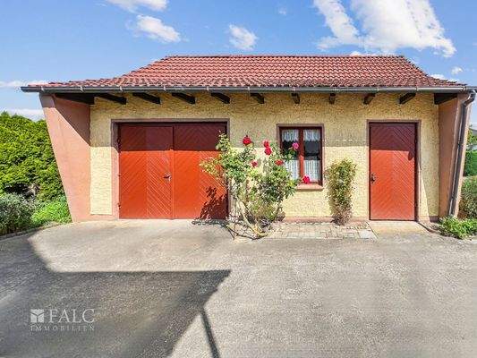 Doppelgarage Vorderansicht