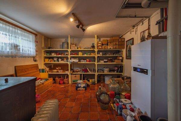 Heizungsraum und Vorratskeller