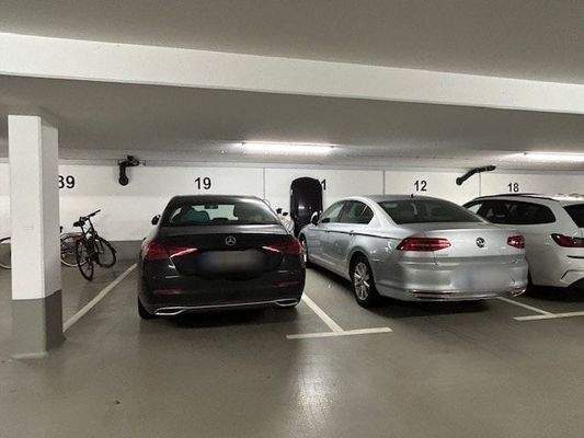 Zwei Tiefgaragenstellplätze