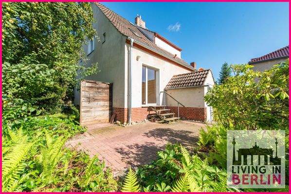 Außenansicht mit Terrasse