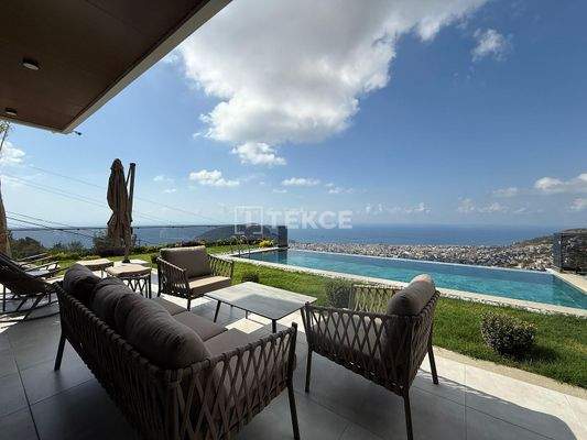 Sea-View Villa with Smart Home System in Alanya