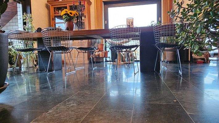 Teilansicht Eßzimmer.jpg