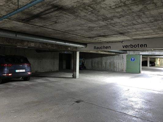 Tiefgarage mit Stellplatz