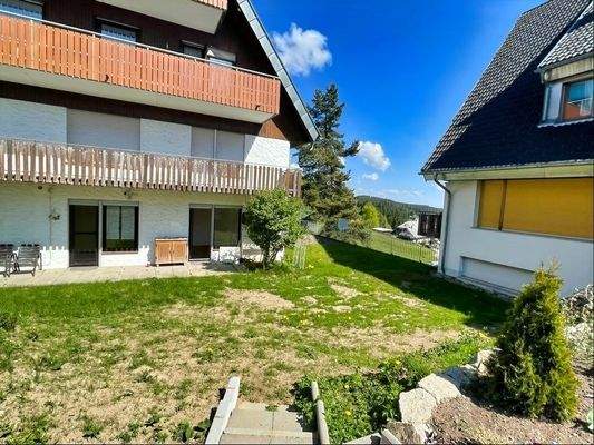 Garten mit Blick auf die Terrasse
