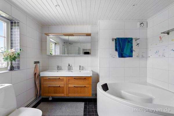 Bad im Erdgeschoss