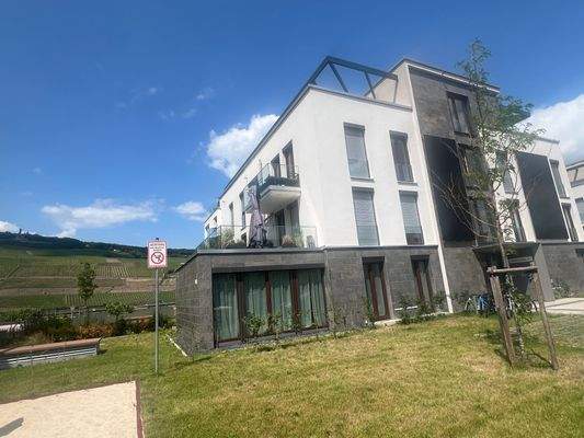 Vorder- und Seitenasicht Haus