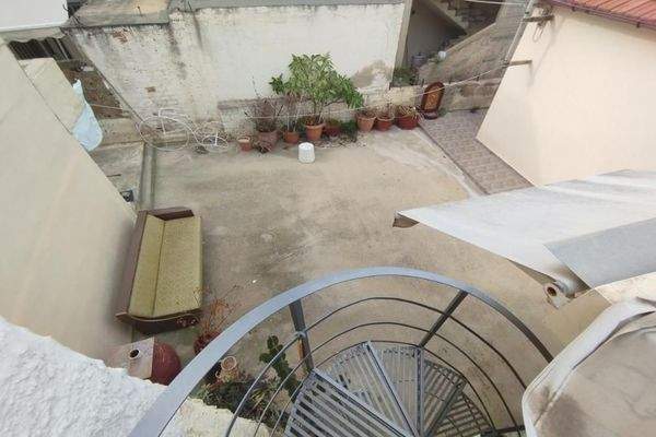 Kreta, Vamvakopoulo: Charmantes Haus in ruhiger Lage nahe der Stadt zu verkaufen