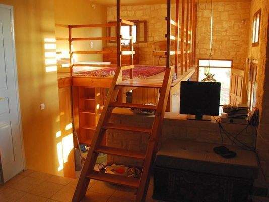 2 komplett ausgestattete Steinvillen mit schönen Gärten und 3 zusätzlichen Baurechten