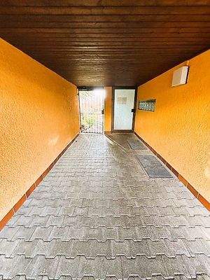 hinterer Durchgang zu Garage.jpg