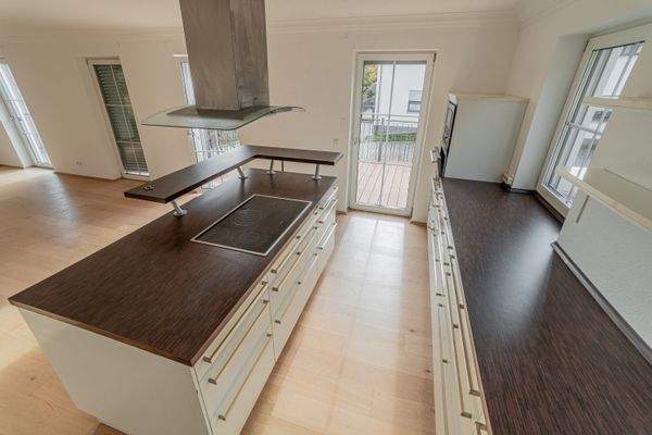 mit allen Einbaugeräten