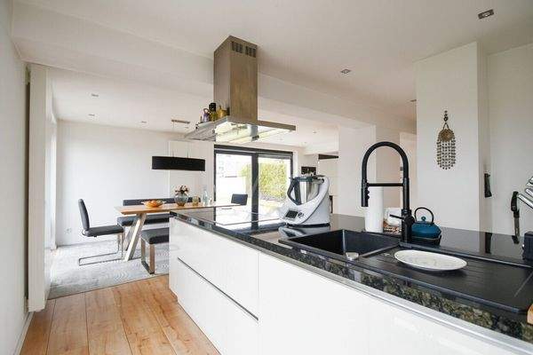 Hochwertige Einbauküche