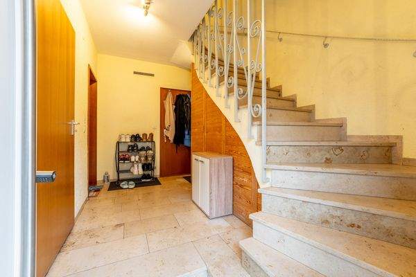 Hinterhaus Treppenhaus EG