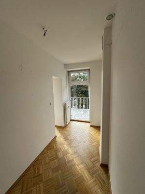 halbes Zimmer als Büro