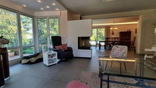 Wohnbereich mit Kamin