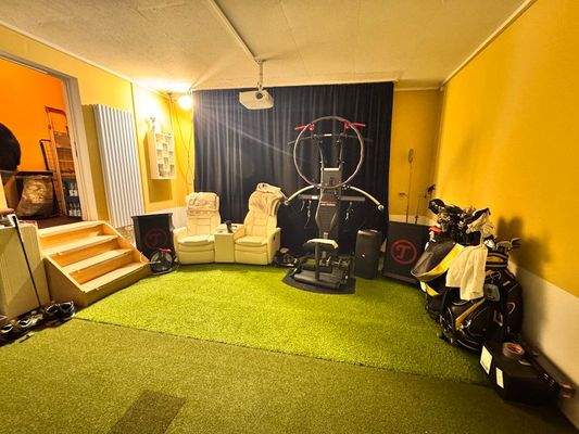 Garage mit Indoorgolf