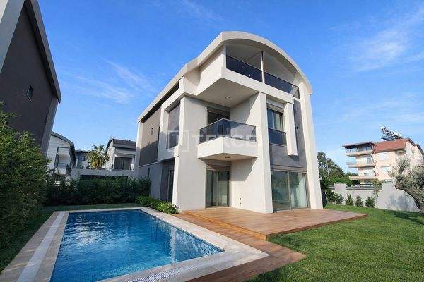 5-Bedroom Villa with Pool in a Central Location in Side Antalya