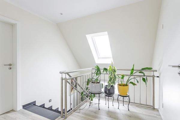 Galerie mit Dachfenster.jpg