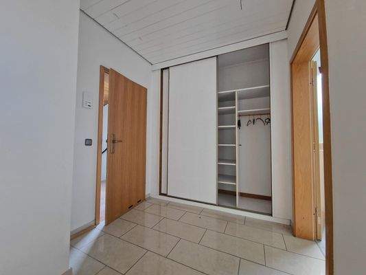 OG - Diele m. Einbauschrank