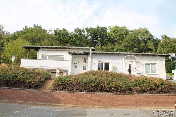 Straßenansicht, gesamt