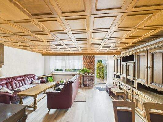 Wohnzimmer mit Blick nach außen