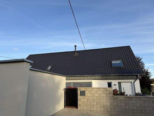 barrierefreier Zugang von den Stellplätzen