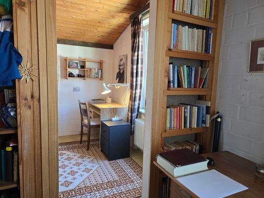 Schlafzimmer mit Durchgang