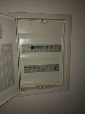 Elektroverteilerkasten Elektrik neu
