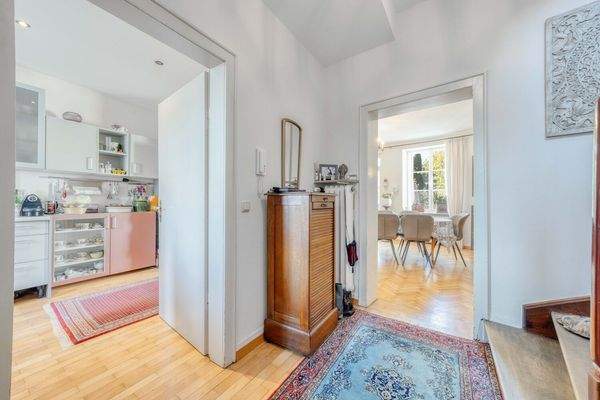 EG: Diele / Zugang Küche & Esszimmer