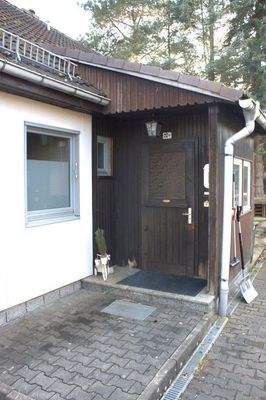 Haupteingang mit Vorhaus