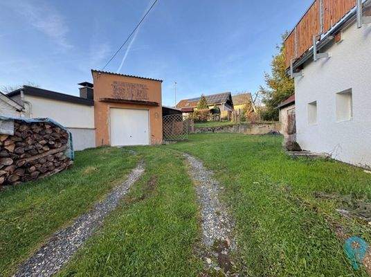 Außenansicht Zufahrt Grundstück|Nebengebäude Garag