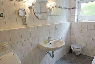Bad mit Wanne