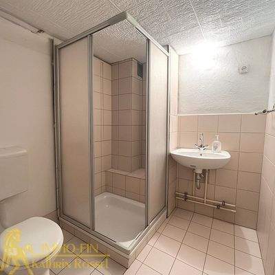 KG: Bad mit DU neben Büro