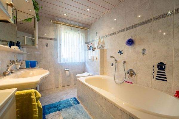 Wannen-/Duschbad EG Whg. 1