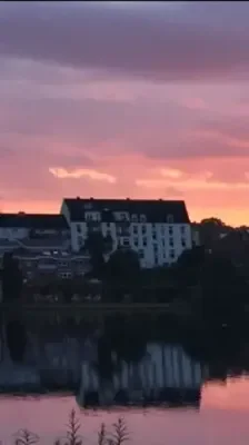 Blick auf die Wohnung von der anderen Seeseite