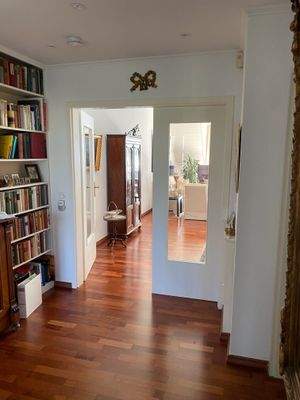 Flur, Durchgang zum Wohnzimmer