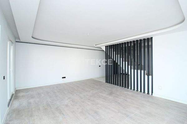 3-Bedroom Duplex Apartment in a Complex in Mudanya Bursa