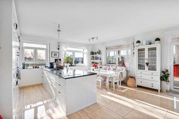 Küche/ Essbereich W2