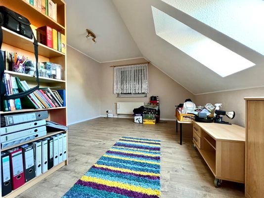Arbeits-/Gäste-/Kinderzimmer
