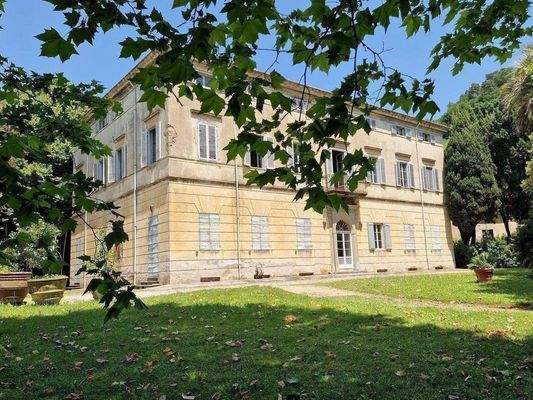 50_Herrschaftliche VillaToskana.jpg